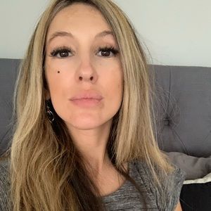 Meet your Posher, Dana